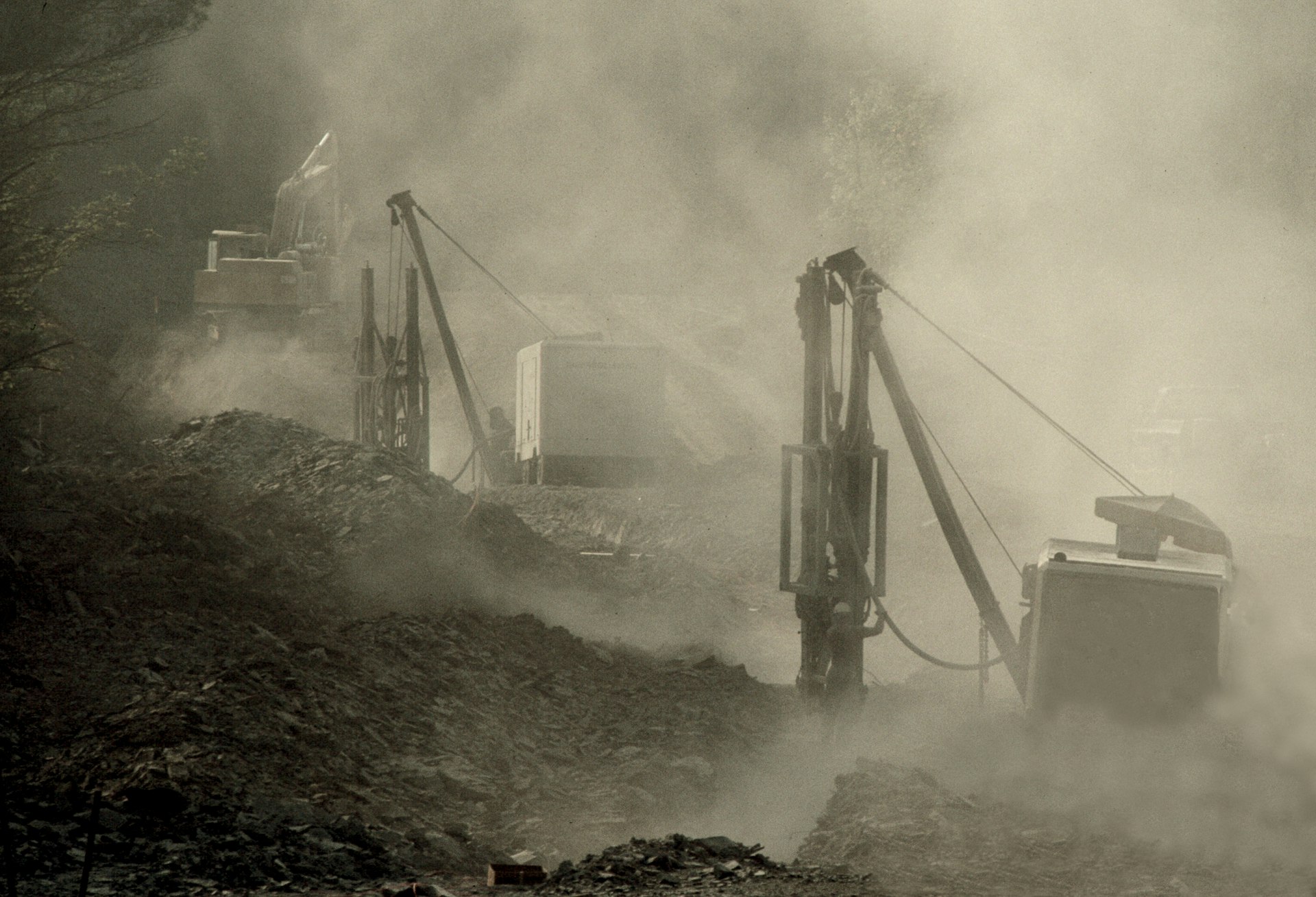 Why Metals & Mining Operations Are Abandoning Centralised AI for Agent Meshes — metals-mining